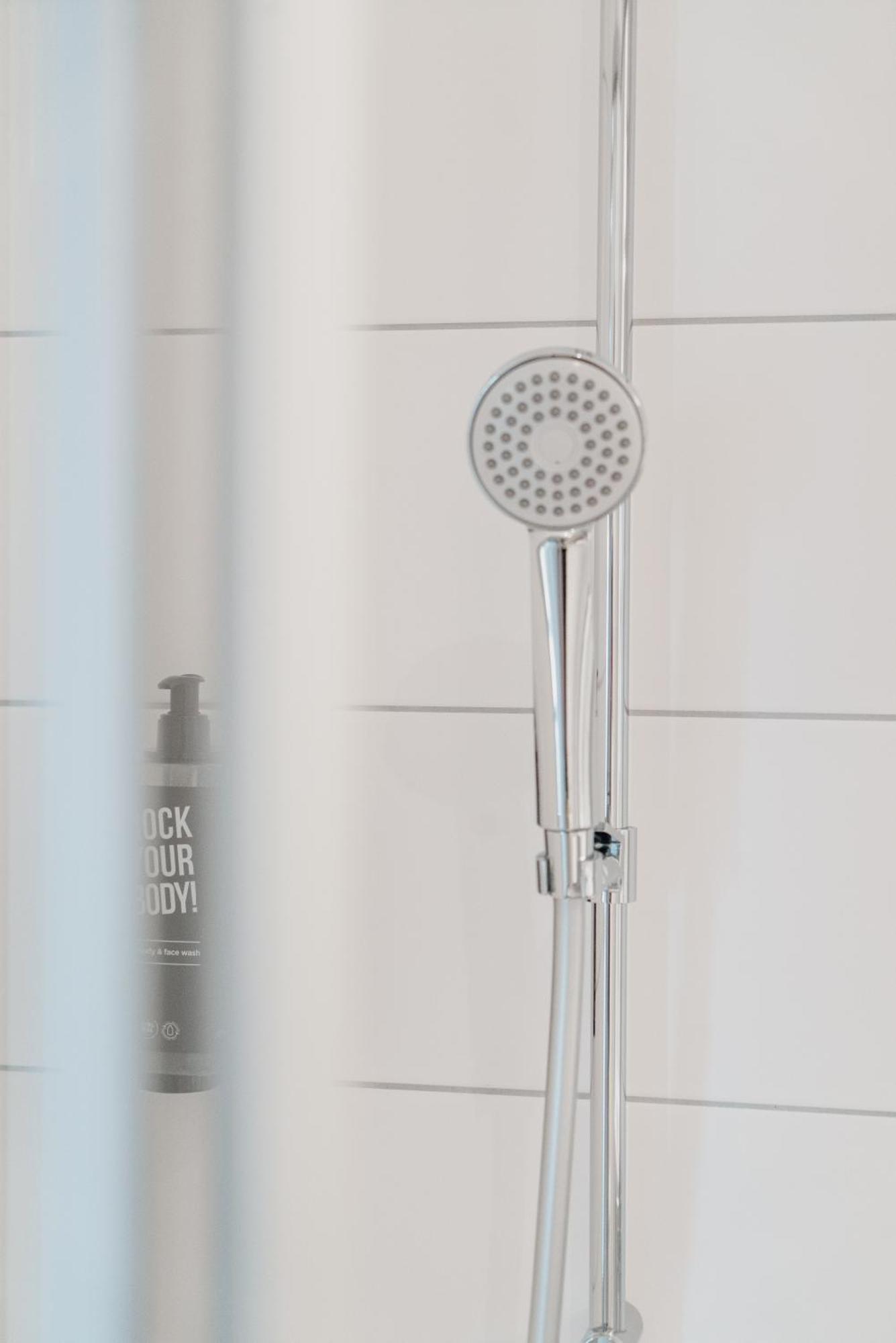 Ibis Bulle - La Gruyere Swiss Bike Hotel Buitenkant foto