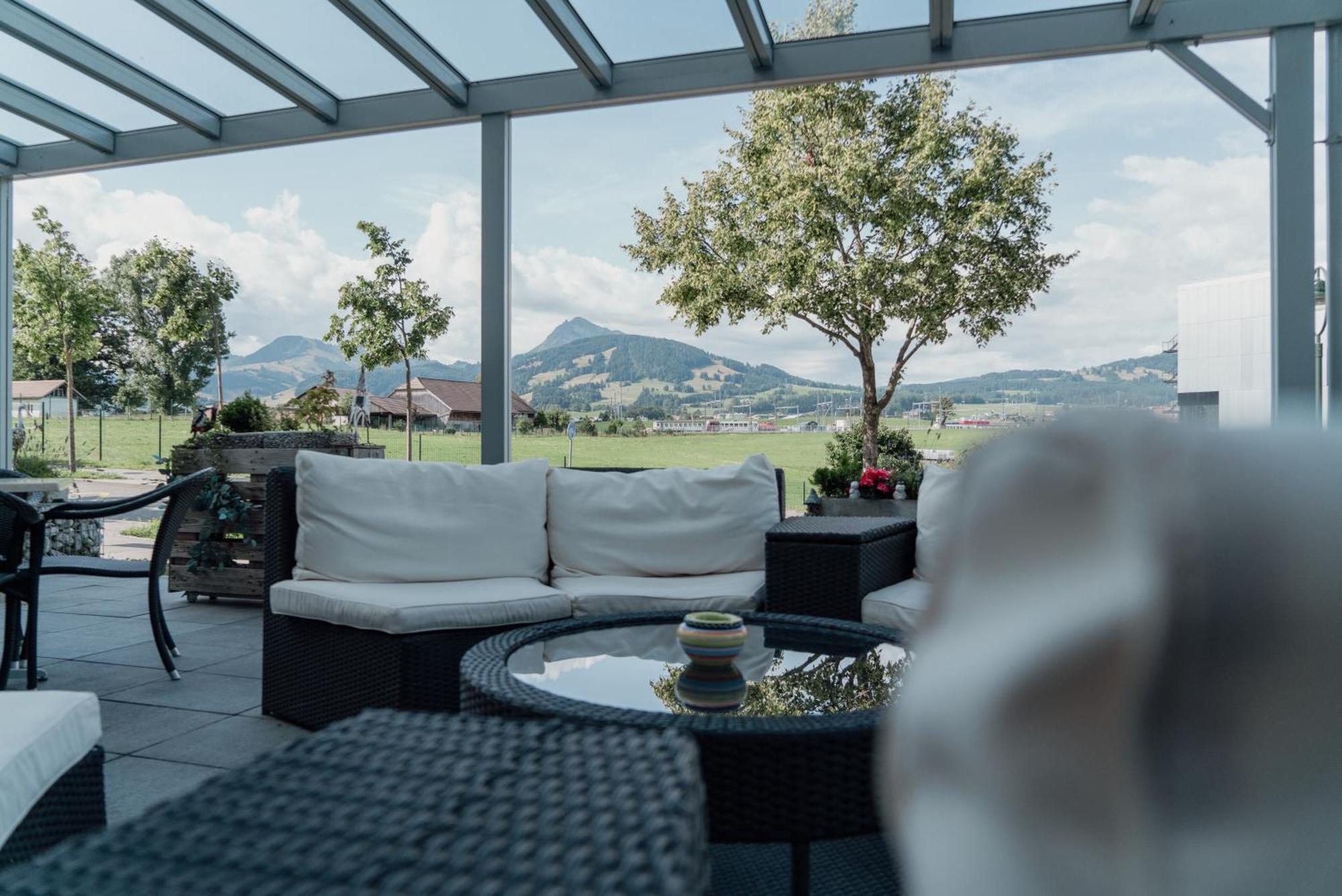 Ibis Bulle - La Gruyere Swiss Bike Hotel Buitenkant foto