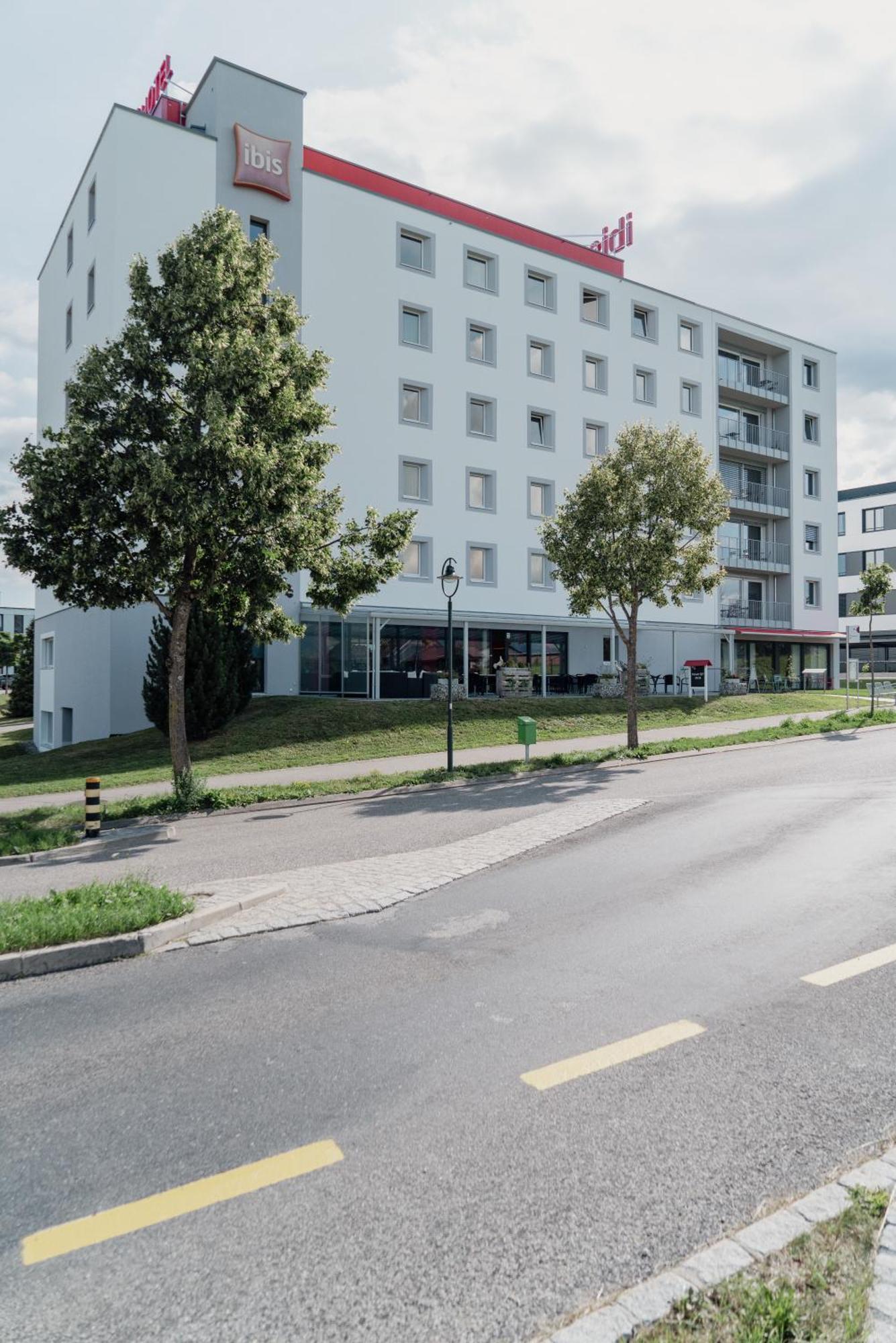 Ibis Bulle - La Gruyere Swiss Bike Hotel Buitenkant foto
